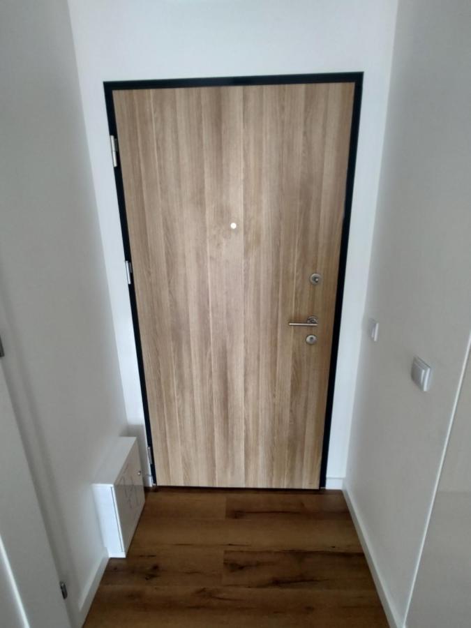 شقة Uroczy Apartament Z Miejscem Na Auto W Garazu وارسو المظهر الخارجي الصورة