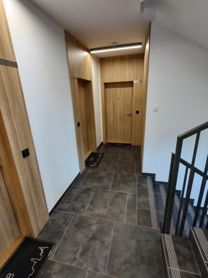 شقة Uroczy Apartament Z Miejscem Na Auto W Garazu وارسو المظهر الخارجي الصورة