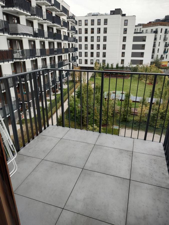 شقة Uroczy Apartament Z Miejscem Na Auto W Garazu وارسو المظهر الخارجي الصورة