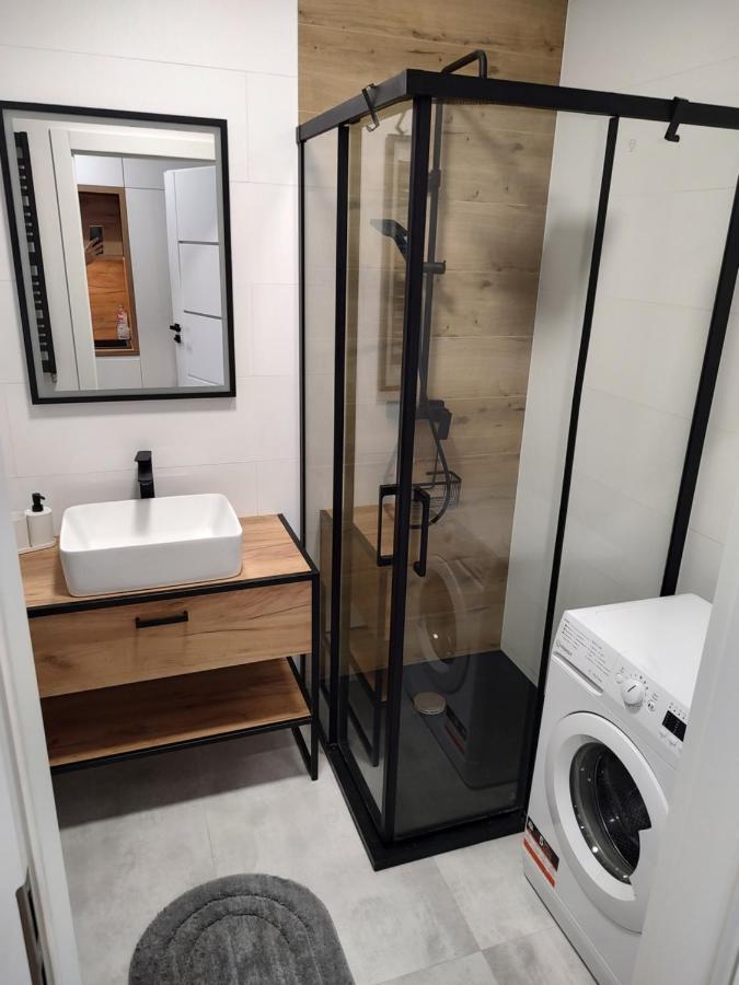 شقة Uroczy Apartament Z Miejscem Na Auto W Garazu وارسو المظهر الخارجي الصورة