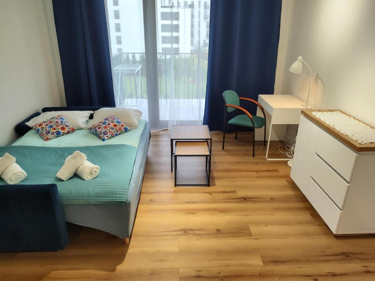 شقة Uroczy Apartament Z Miejscem Na Auto W Garazu وارسو المظهر الخارجي الصورة
